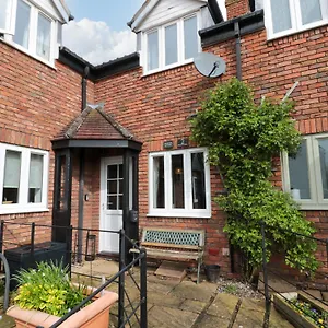 ramblers-cottage-whitby.yorkshirehotels.net/