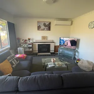 Holiday home 3 Bedroom By The Reserve, Rotorua